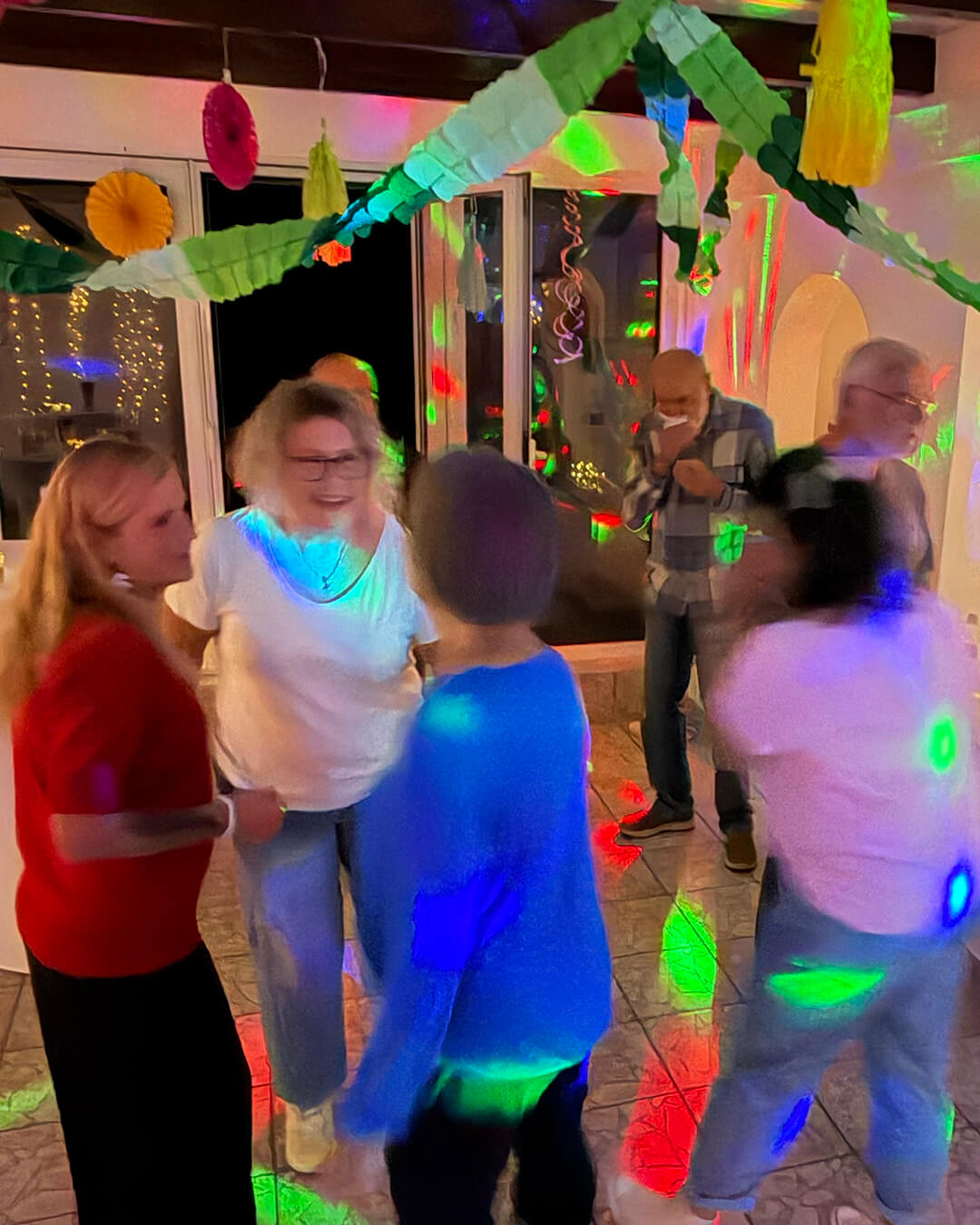 news_261010_Party_5280